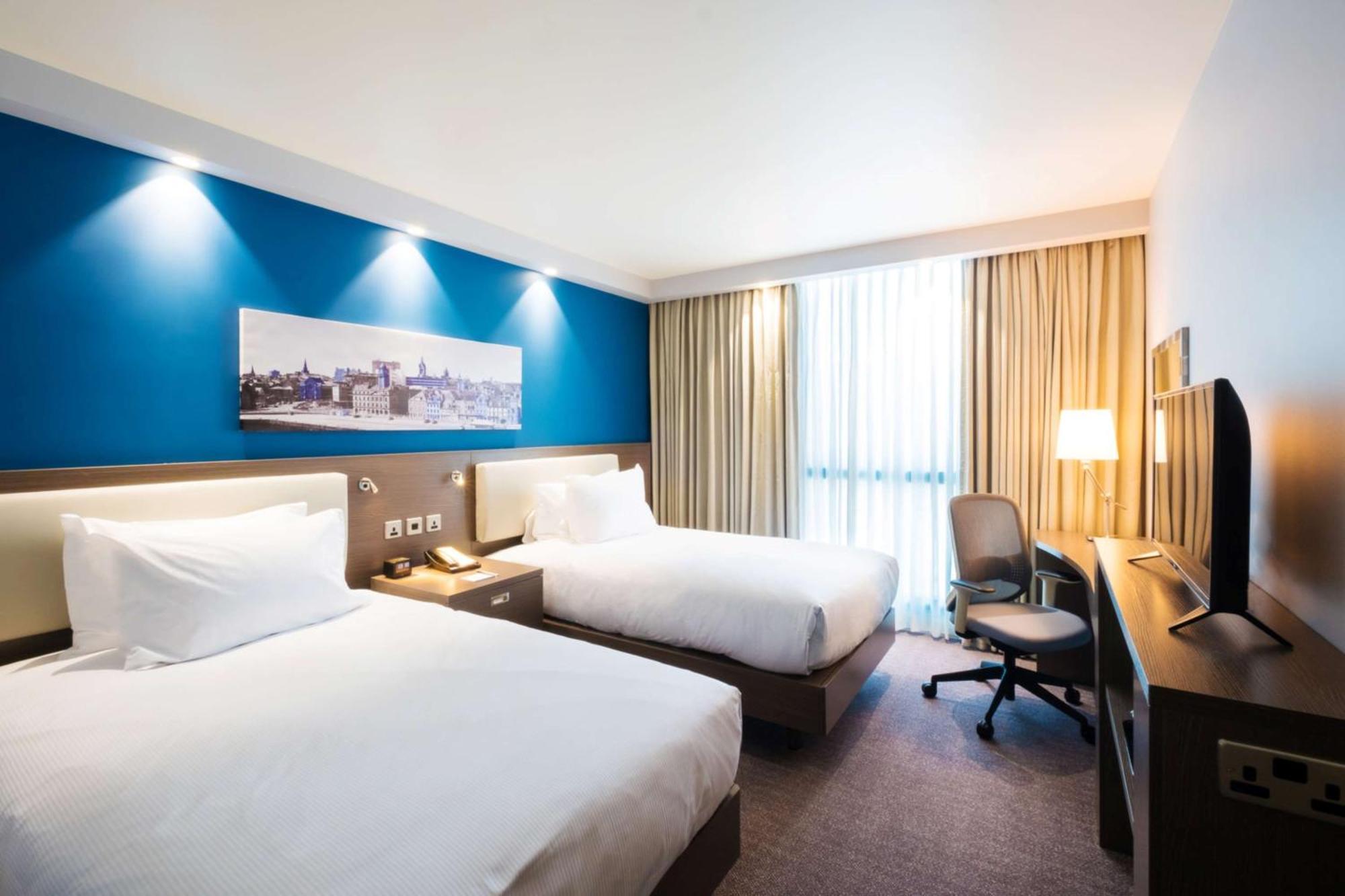 Готель Hampton By Hilton Hamilton Park Екстер'єр фото